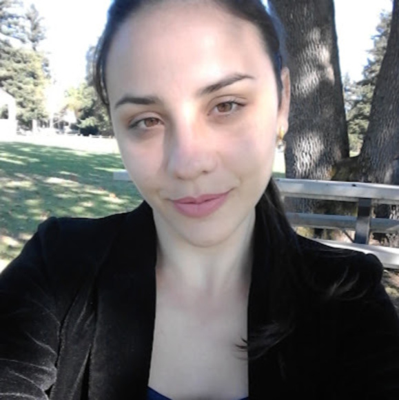 Meet your Posher, Fernanda - Picture 1 of 1